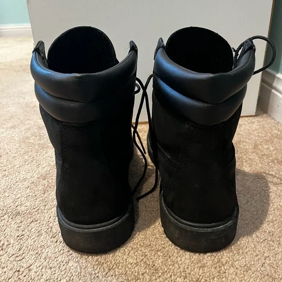 Black Timberlands - Picture 3 of 4